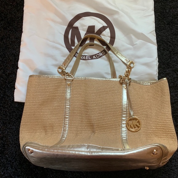 Michael Kors Handbags - Michael Kors natural tote